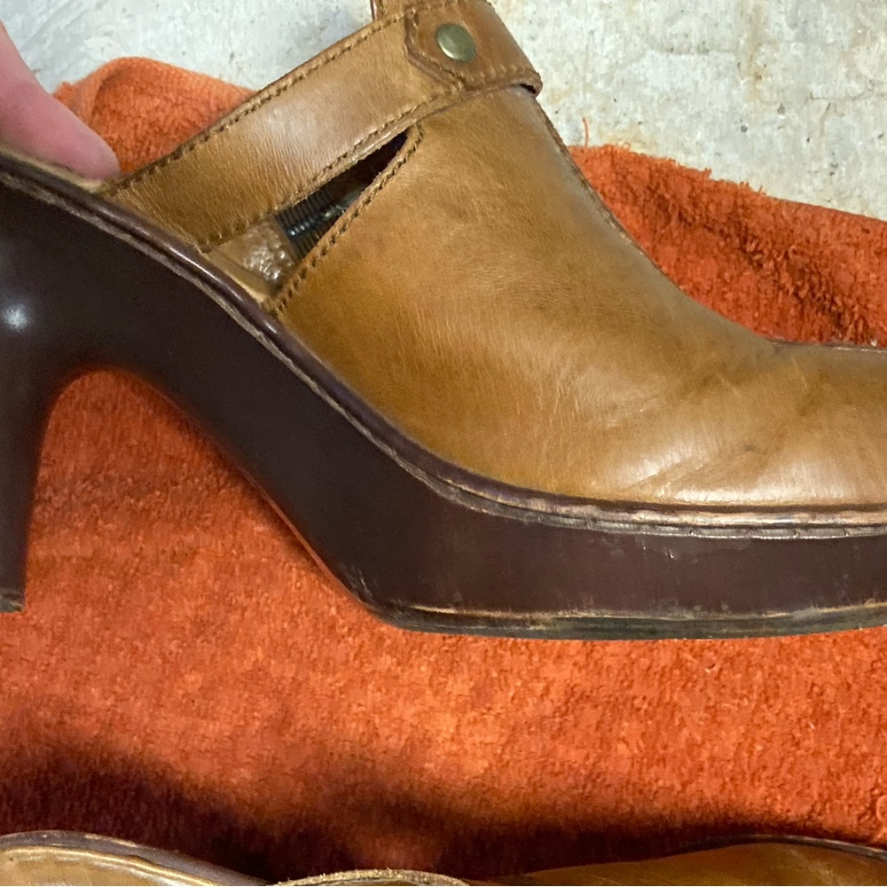 Born Clogs - Picture 3 of 5